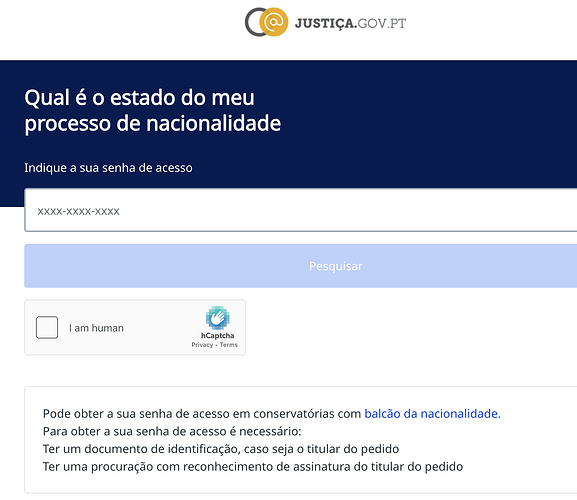 The image displays a webpage from the Portuguese government website asking users to check the status of their nationality process by entering an access code and completing a CAPTCHA verification. (Captioned by AI)